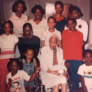 Meet your Posher, Mia